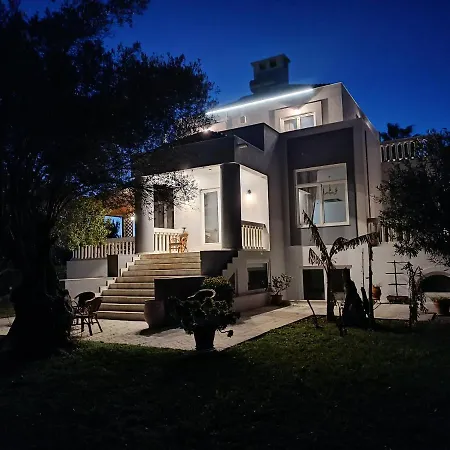 Villa Serenade Luxury