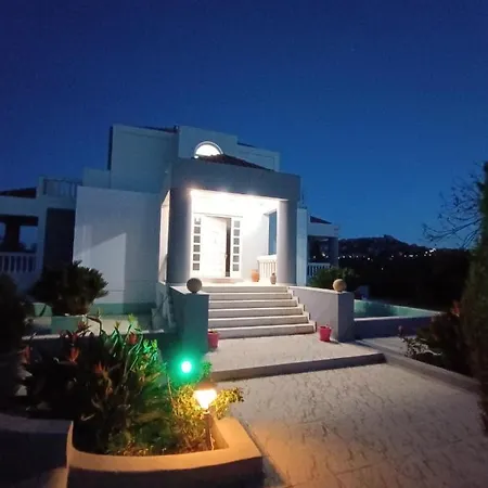 Villa Serenade Luxury *