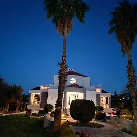 Serenade Luxury Villa *